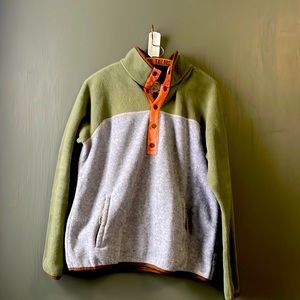 CLOSET CLOSING! 
Burton Quarter Button